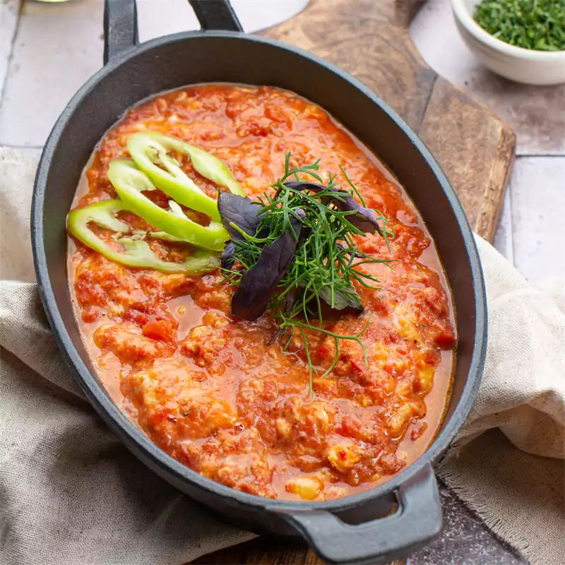 Լոլիկով ձվածեղ